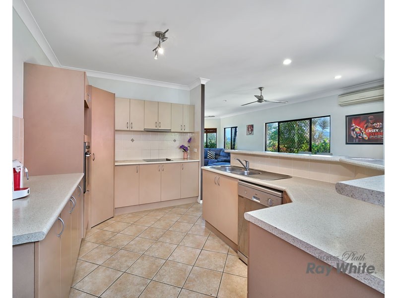 33 Surtees Close, Bentley Park QLD 4869