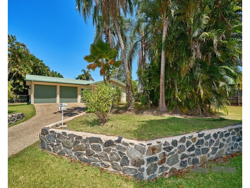 4 Catherine Close, Bentley Park QLD 4869