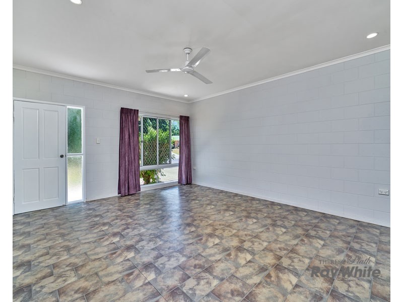 4 Catherine Close, Bentley Park QLD 4869