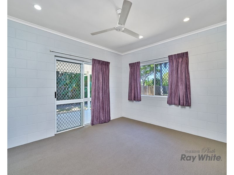 4 Catherine Close, Bentley Park QLD 4869