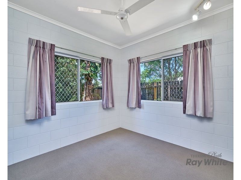 4 Catherine Close, Bentley Park QLD 4869
