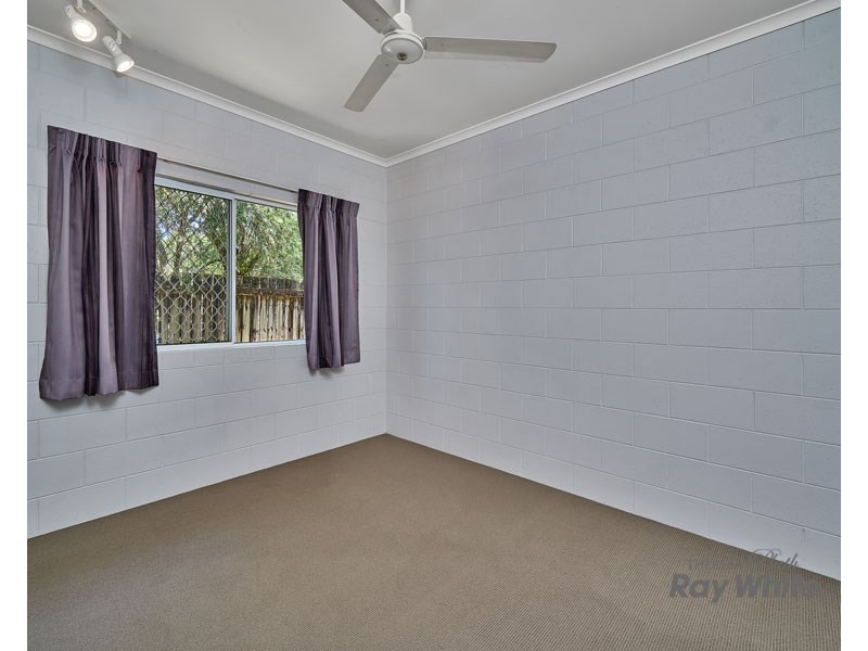 4 Catherine Close, Bentley Park QLD 4869
