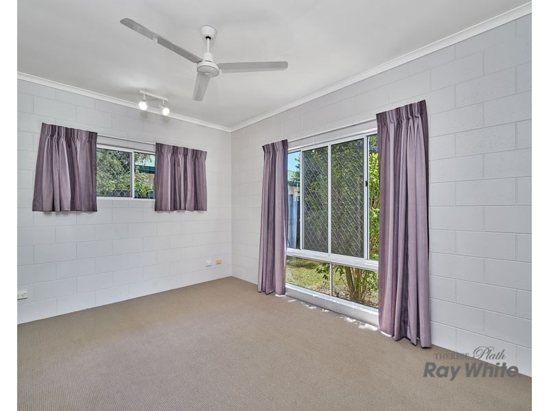 4 Catherine Close, Bentley Park QLD 4869