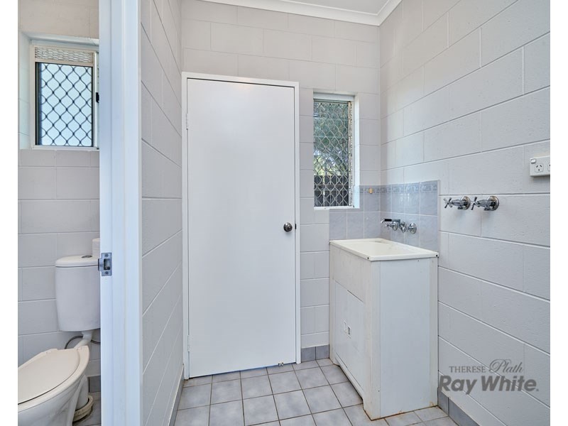 4 Catherine Close, Bentley Park QLD 4869