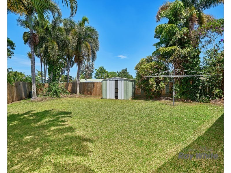 4 Catherine Close, Bentley Park QLD 4869
