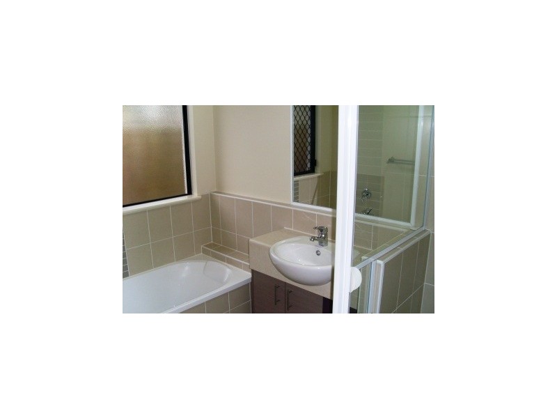 Bentley Park QLD 4869