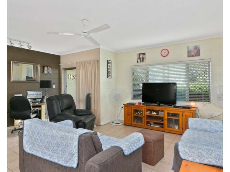 5 Girralong Street, Woree QLD 4868