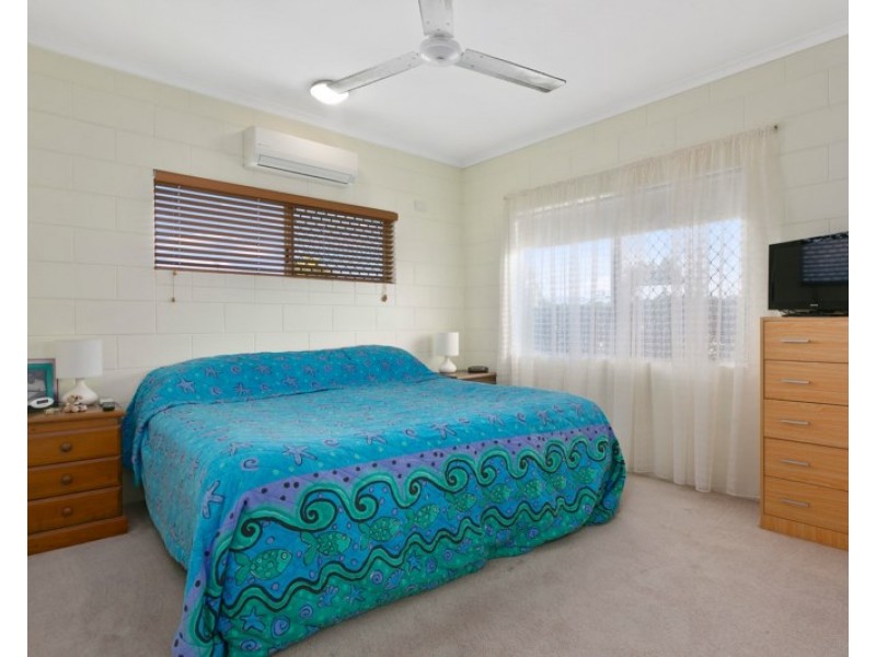 5 Girralong Street, Woree QLD 4868