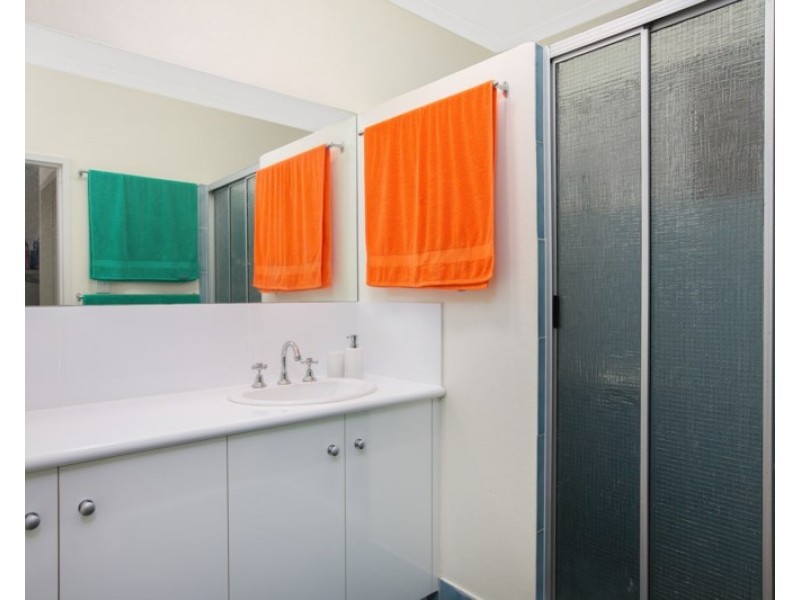 5 Girralong Street, Woree QLD 4868