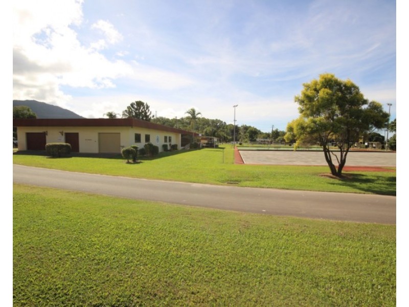 5 Girralong Street, Woree QLD 4868