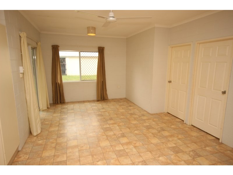 14 Royal Saxon Close, Mount Sheridan QLD 4868