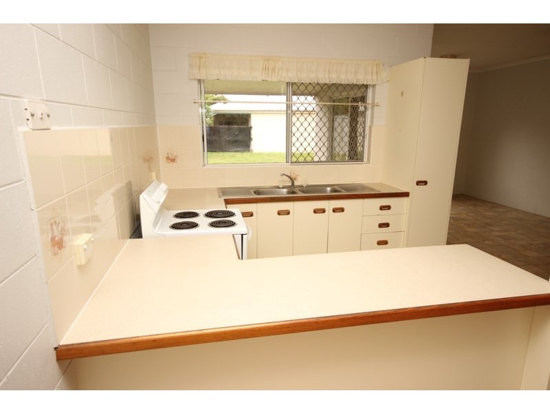 14 Royal Saxon Close, Mount Sheridan QLD 4868