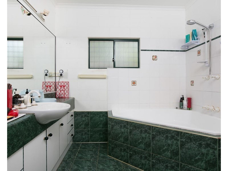30 Cracknell Road, White Rock QLD 4868