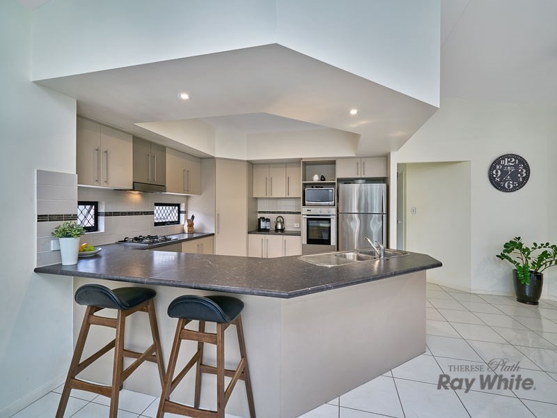 10 Charnley Avenue, Bentley Park QLD 4869