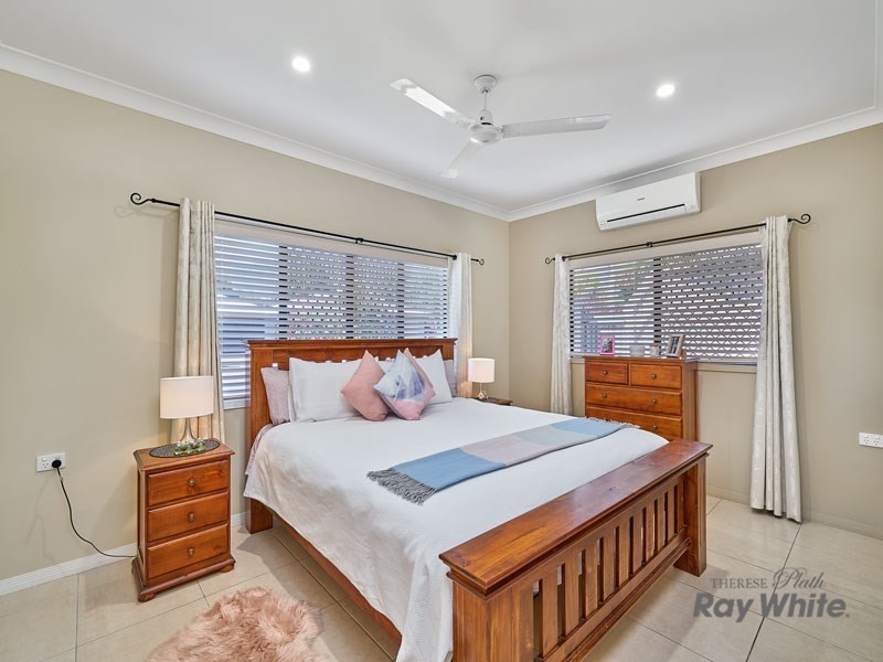 4 Bundey Street, Bentley Park QLD 4869