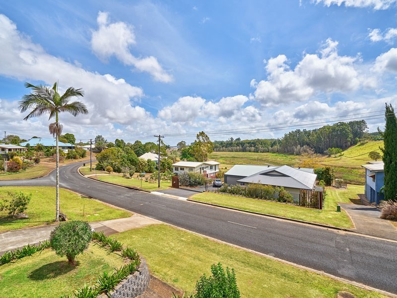 9 Oleander Drive, Yungaburra QLD 4884