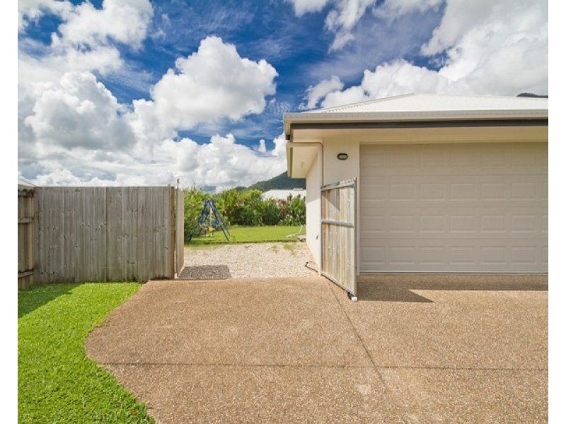 33 Fitzmaurice Drive, Bentley Park QLD 4869