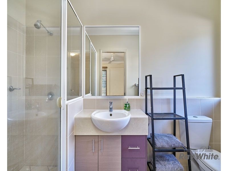 33 Fitzmaurice Drive, Bentley Park QLD 4869