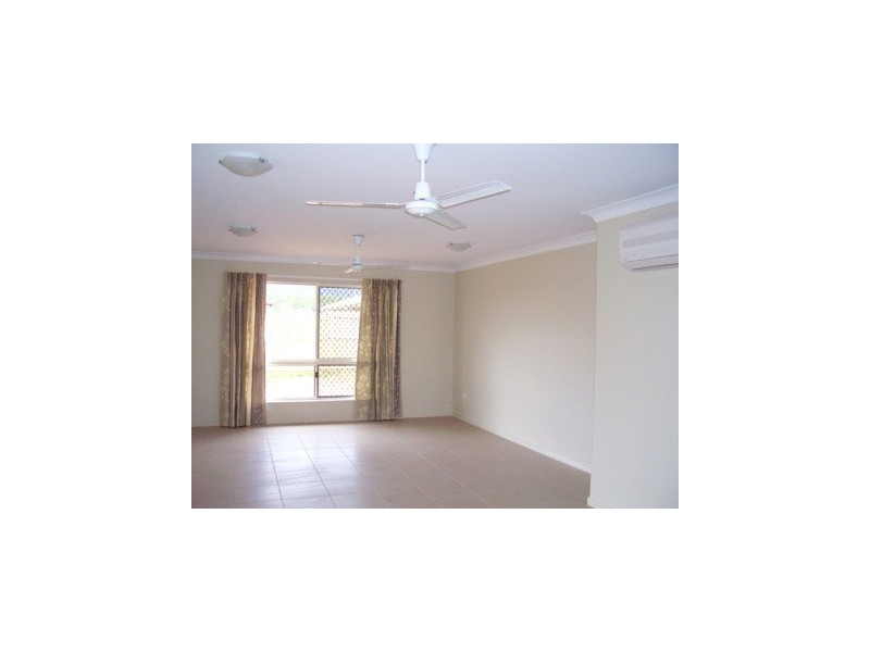 Bentley Park QLD 4869