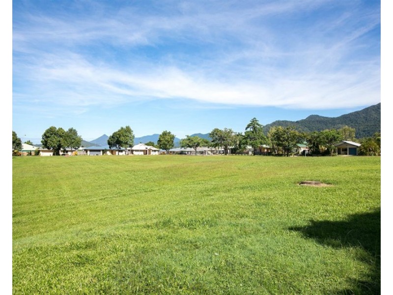 3 Fletcher Court, Bentley Park QLD 4869