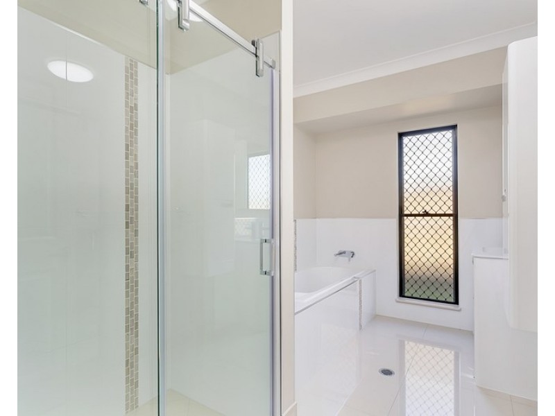 Bentley Park QLD 4869