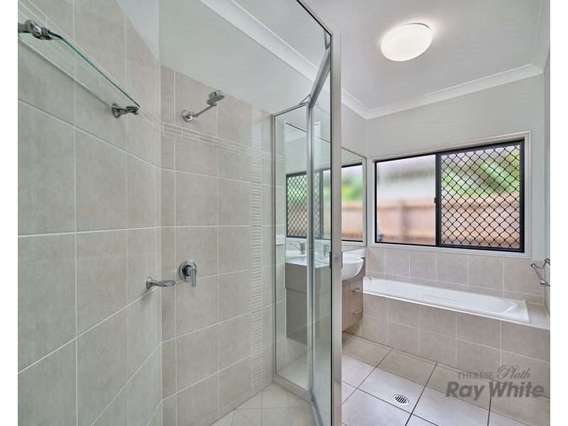 8 Capricorn Street, Bentley Park QLD 4869