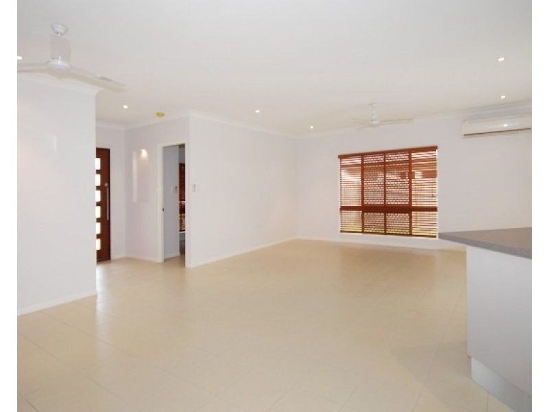 Bentley Park QLD 4869