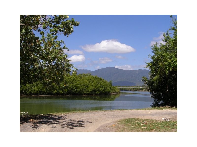 Machans Beach QLD 4878