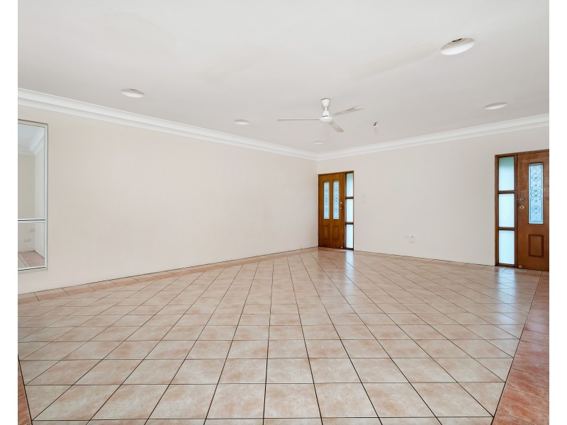 29 Robert Road, Bentley Park QLD 4869