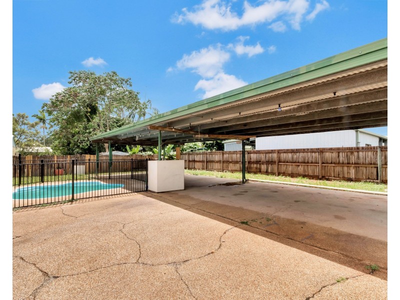 29 Robert Road, Bentley Park QLD 4869