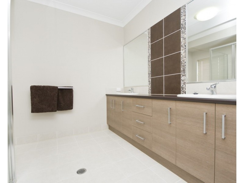 Bentley Park QLD 4869