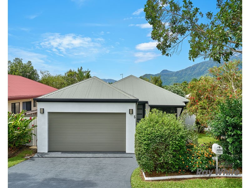 5 Beck Close, Bentley Park QLD 4869