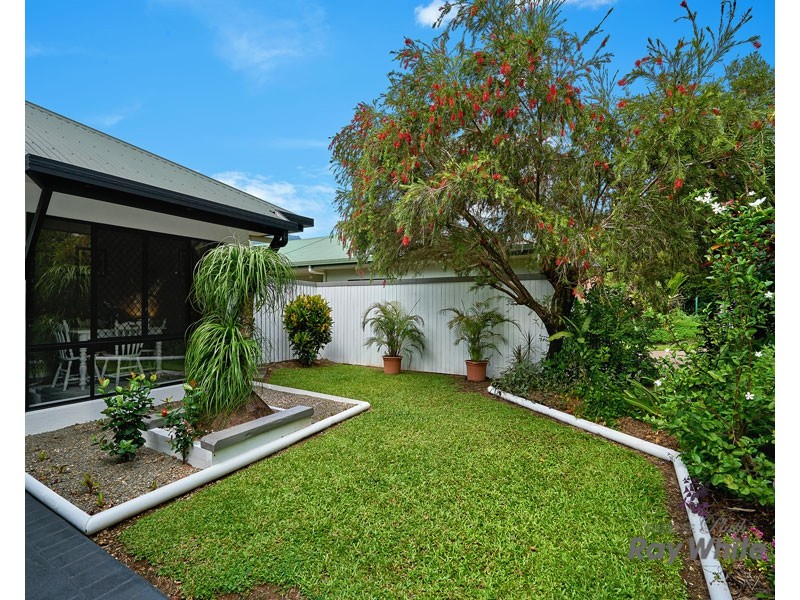 5 Beck Close, Bentley Park QLD 4869