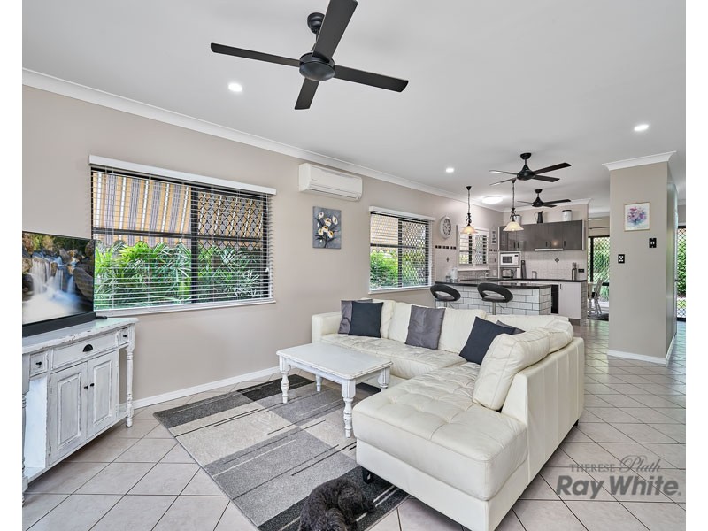 5 Beck Close, Bentley Park QLD 4869