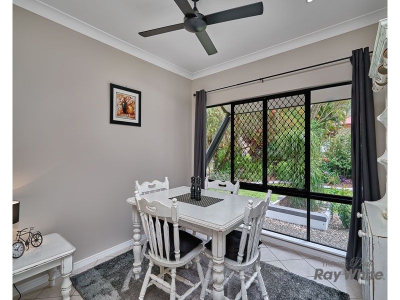 5 Beck Close, Bentley Park QLD 4869