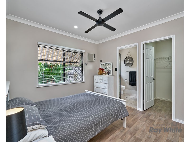 5 Beck Close, Bentley Park QLD 4869