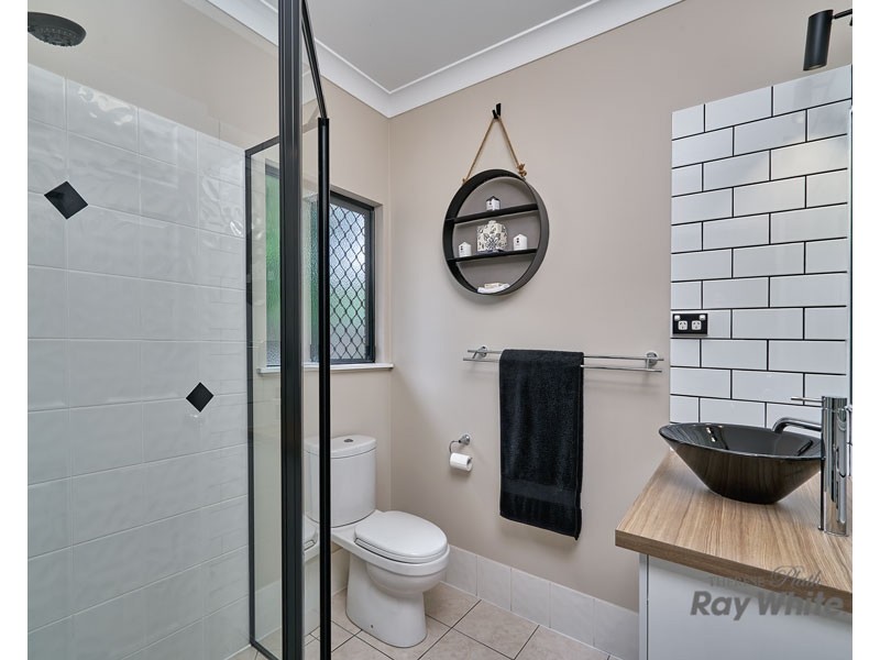 5 Beck Close, Bentley Park QLD 4869