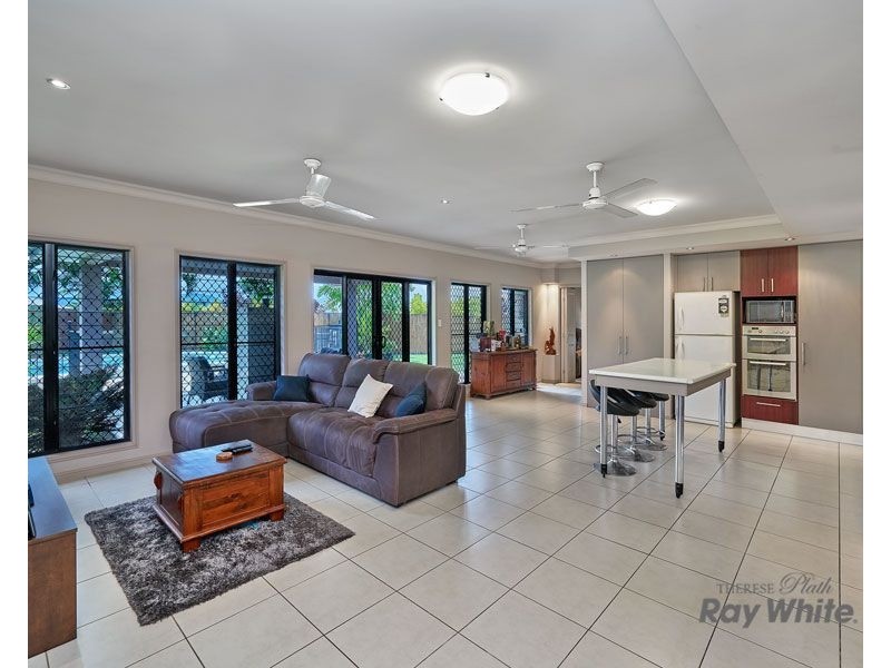 11 Cheyne Close, Bentley Park QLD 4869