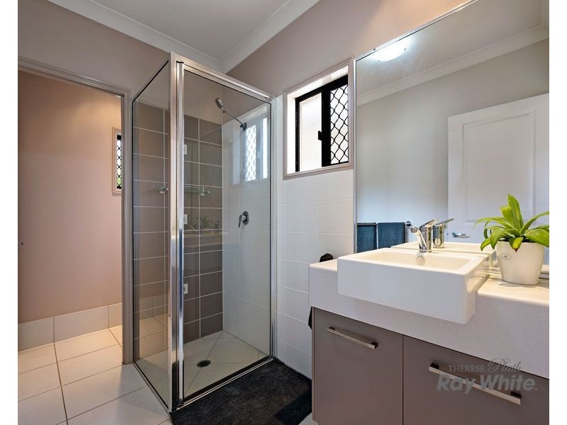 11 Cheyne Close, Bentley Park QLD 4869