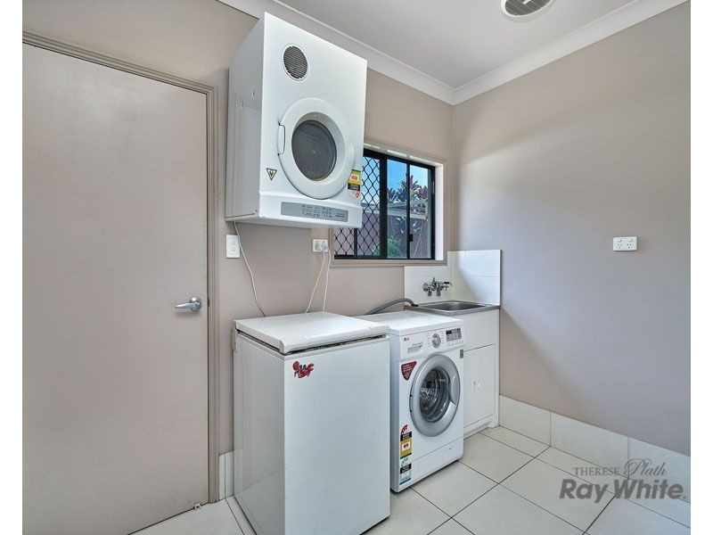 11 Cheyne Close, Bentley Park QLD 4869