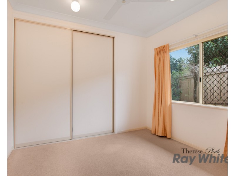 287 Robert Road, Bentley Park QLD 4869