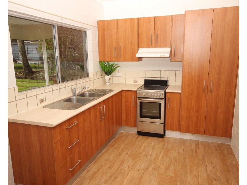 37 Windarra Street, Woree QLD 4868