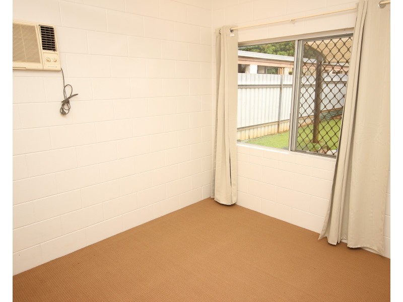 37 Windarra Street, Woree QLD 4868