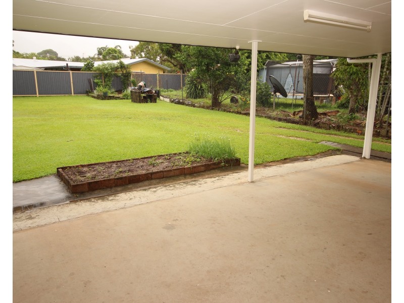37 Windarra Street, Woree QLD 4868
