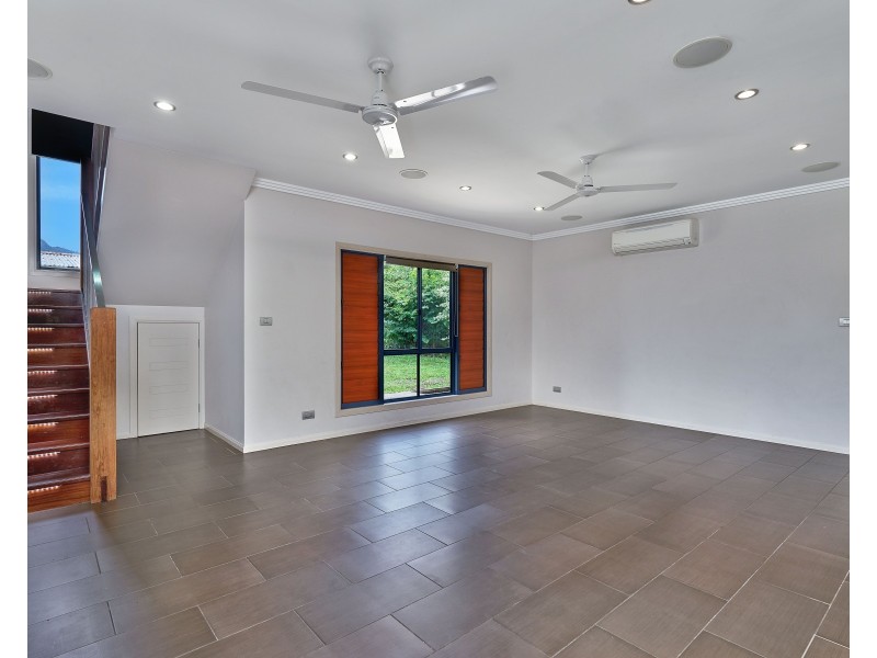 17 Kowinka Street, White Rock QLD 4868