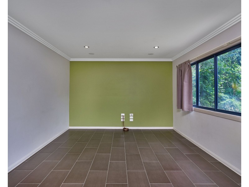 17 Kowinka Street, White Rock QLD 4868