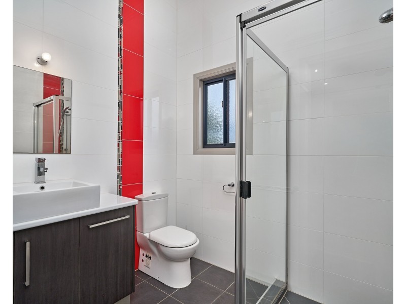 17 Kowinka Street, White Rock QLD 4868