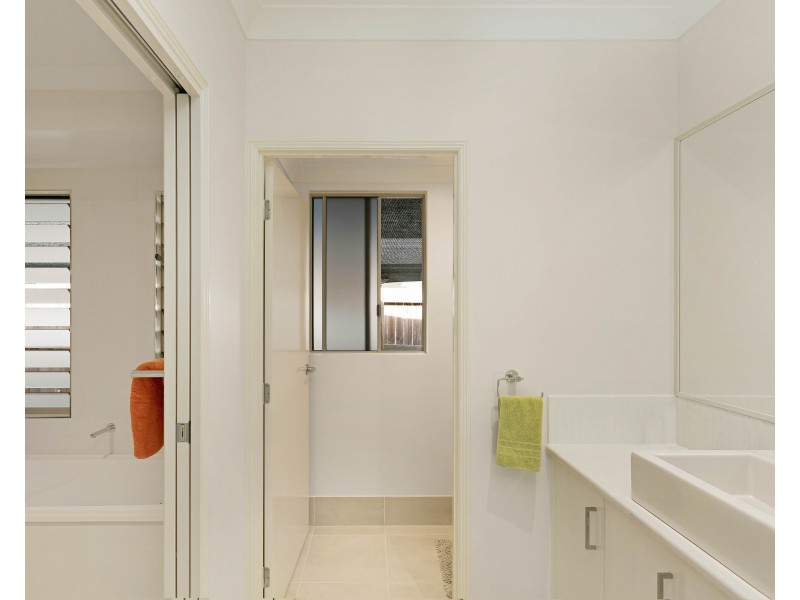 52 Whereat Road, Bentley Park QLD 4869