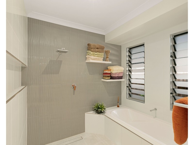 52 Whereat Road, Bentley Park QLD 4869