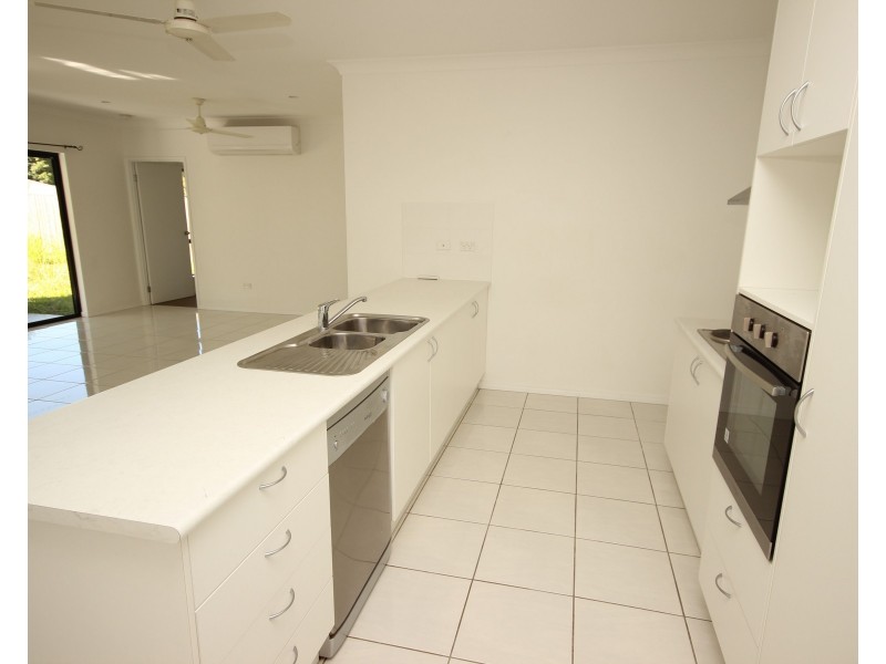 14 Ainscow Drive, Bentley Park QLD 4869